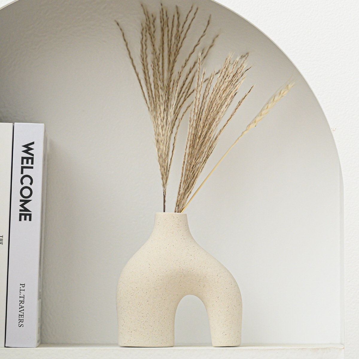 Modern simple Wasabi style, frosted ceramic vase, high-end light luxury home decoration