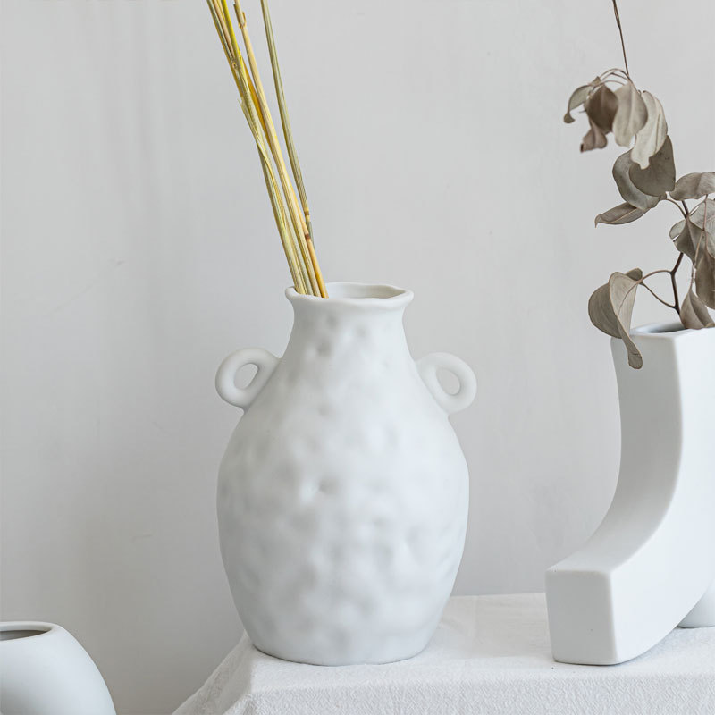 Small daimon Fengsu-fired simple special-shaped ceramic vase flower insert living room ornaments